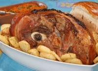 Pernil  Dore com Batatas Doces