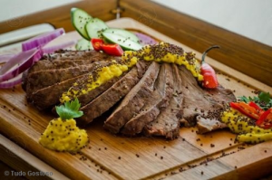 Carne Grelhada ao Molho de Mostarda