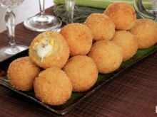 Bolinho de Milho com Queijo