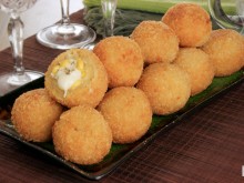 Bolinho de Milho com Queijo